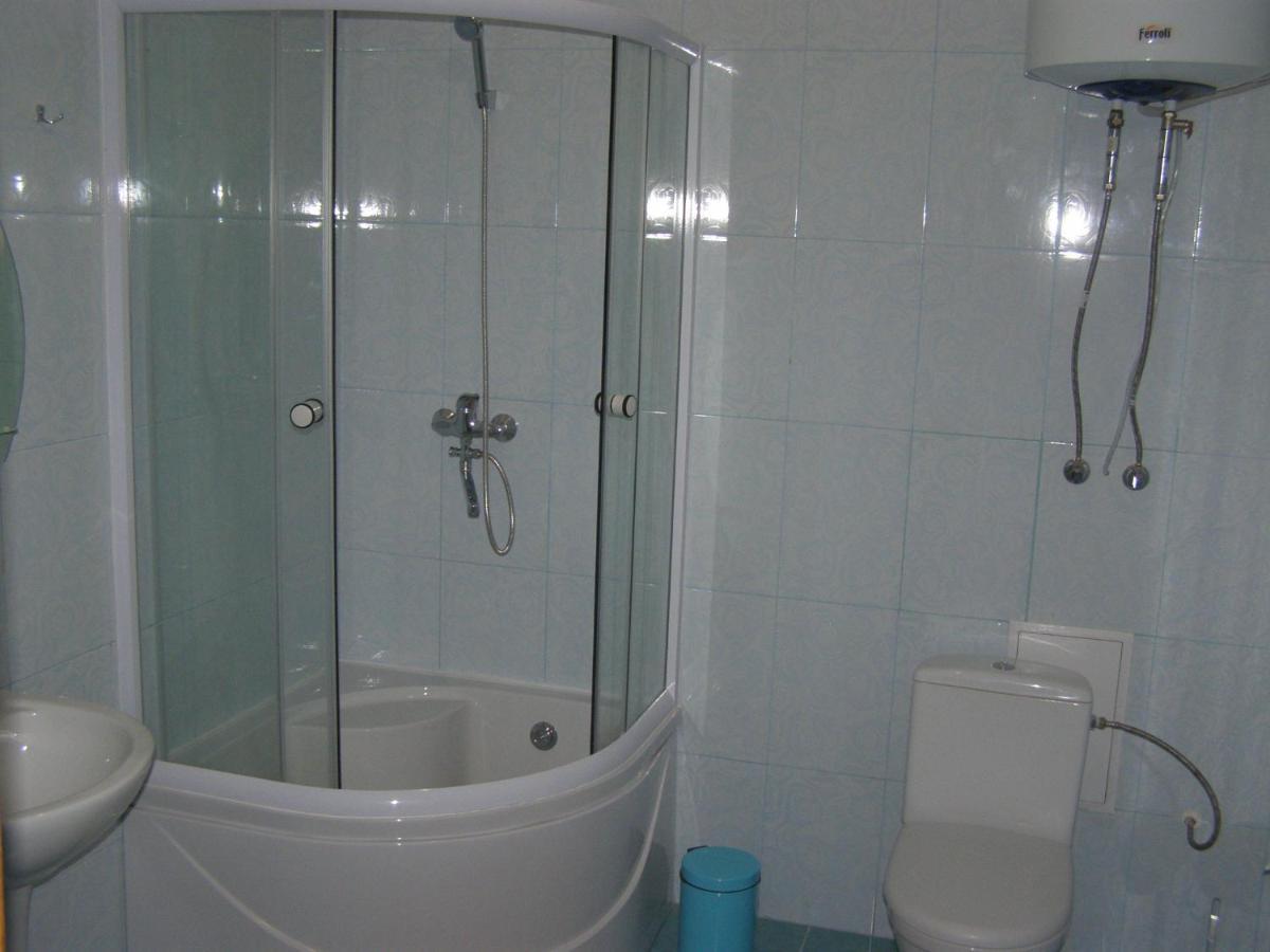 Adler Hotel Киев Стая снимка